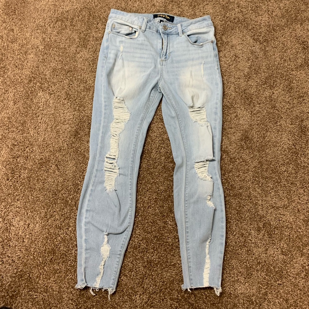 Ripped skinny jeans